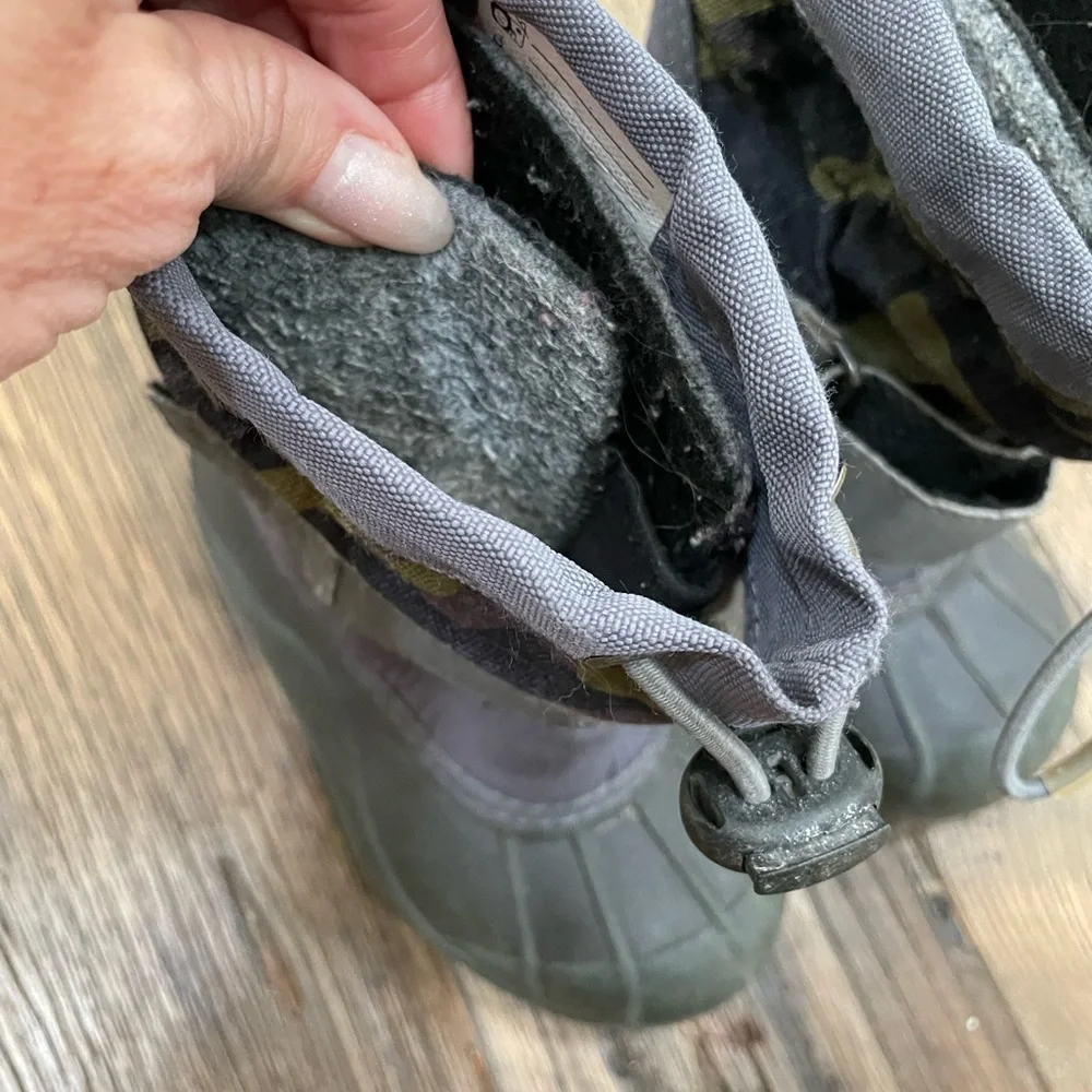 Columbia camo winter snow boots boy 9